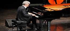 Venerdì 30 Ottobre  il Maestro Nicola Piovani darà il via alla XX°edizione della rassegna Grande Jazz all'Università