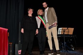 il sindaco e il vice sindaco e il presentatore Leonardo Landoni
