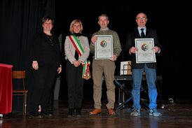 il sindaco e il vice sindaco e i premiati
