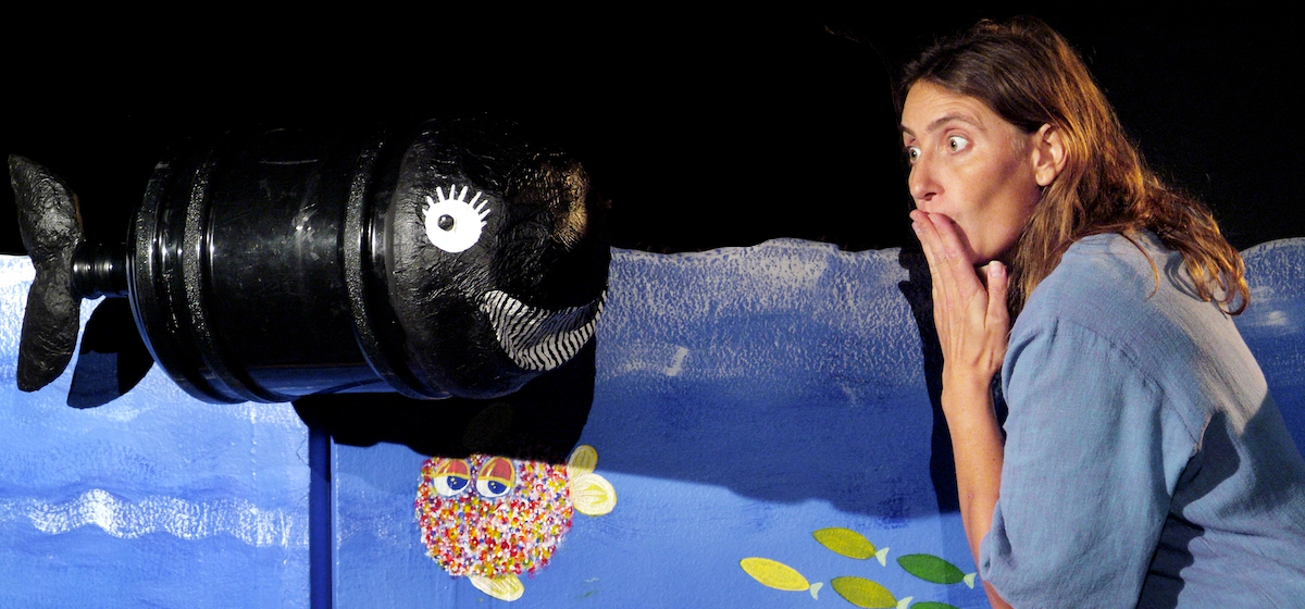 Uno spettacolo del Teatro Laboratorio di Brescia per bambine e bambini tra storie, gioco ed emozioni alla scoperta dell’importanza dell’acqua