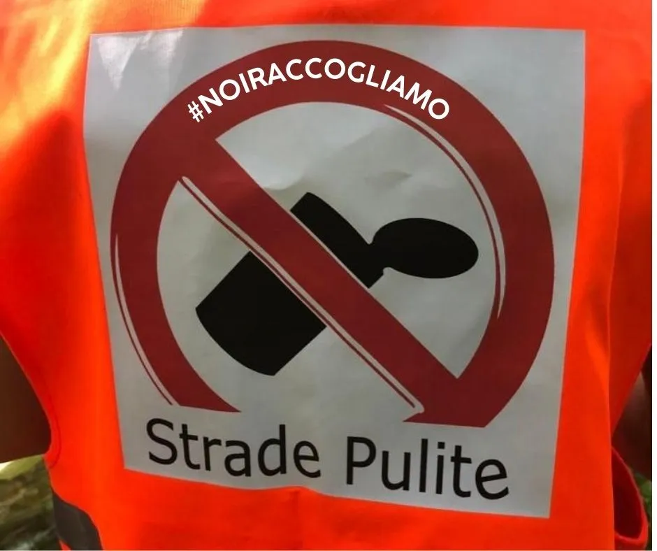 I volontari di Strade Pulite invitano i cittadini a dare una mano nella pulizia di via dell'Acquarella