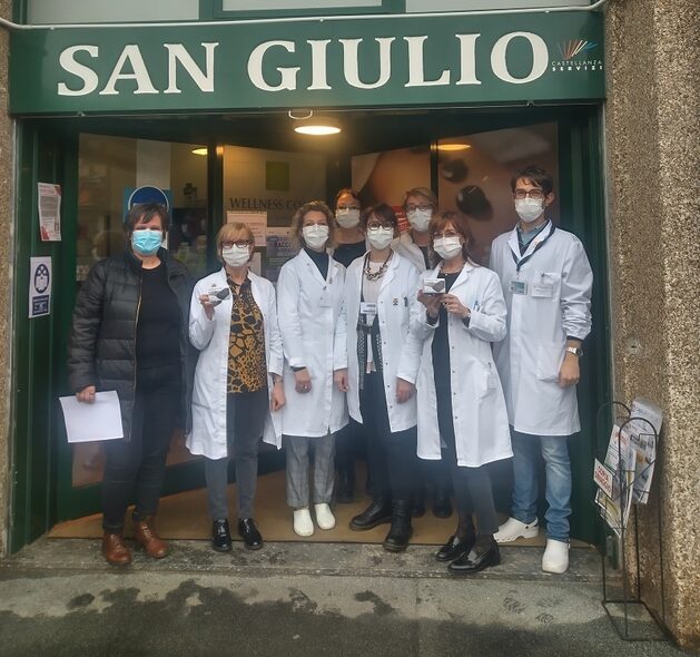 La farmacia San Giulio di Castellanza ha donato quattro saturimetri a quattro cittadini castellanzesi