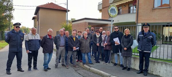Il nuovo gruppo di controllo del vicinato con il Sindaco MIrella Cerini, il Comandante della Polizia Locale Francesco Nicastro  e l'Ufficiale Francesco Cardella